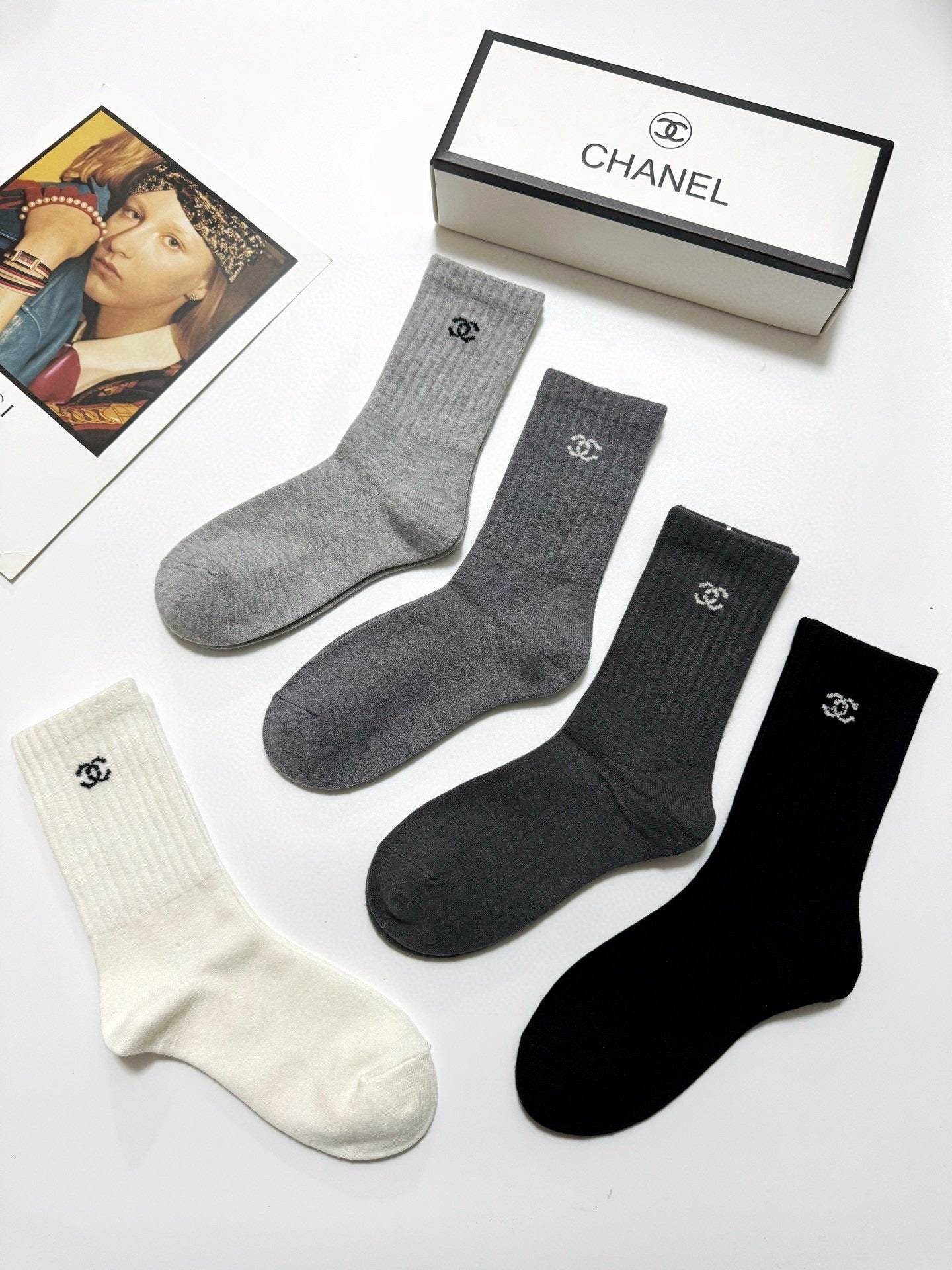 25 Summer new classic letter logo cashmere blended mid-tube socks
