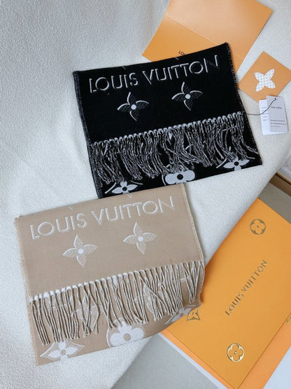 25 autumn and winter new monogram letter tassel scarf
