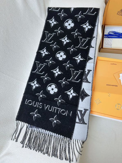 25 autumn and winter new monogram letter tassel scarf
