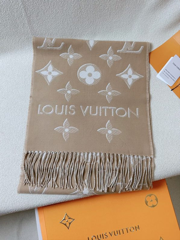 25 autumn and winter new monogram letter tassel scarf