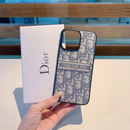 Embroidered fabric all-inclusive phone case