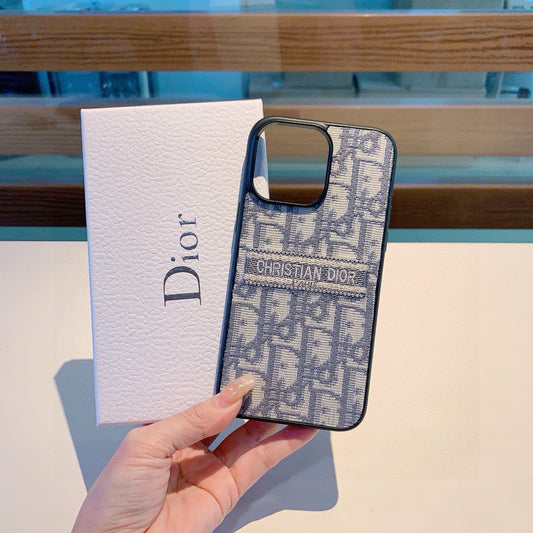 Embroidered fabric all-inclusive phone case
