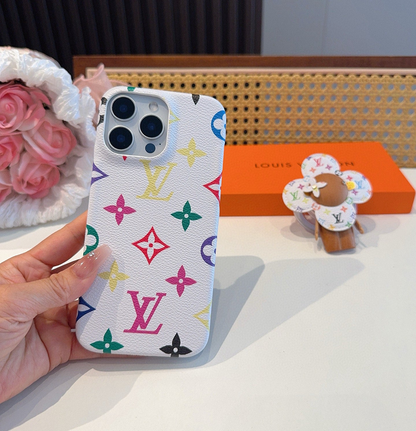 Classic old flower magnetic phone case