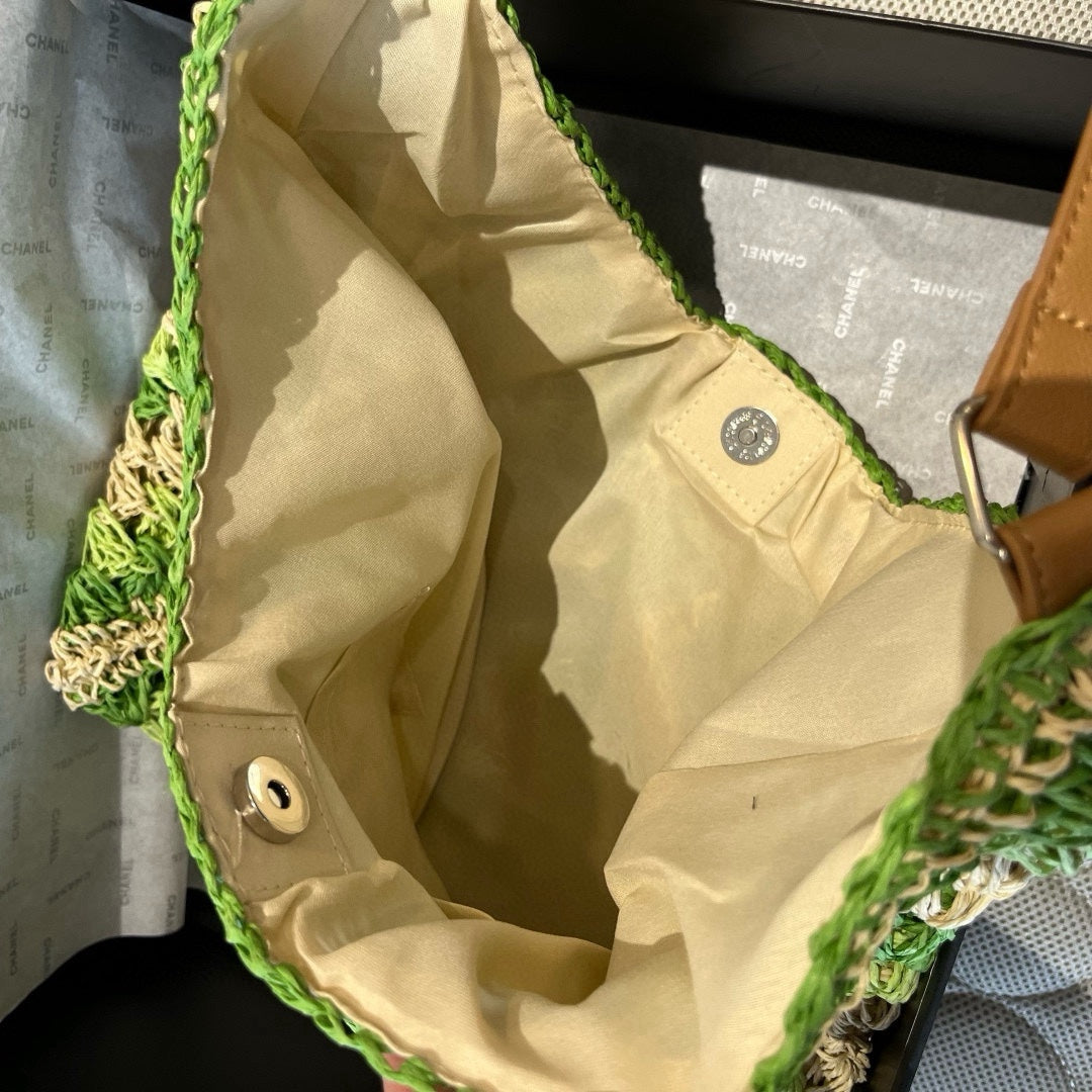Neue Strohtasche