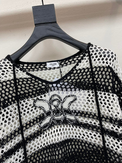 CE 25 early autumn new style long-sleeved knitted top with bandages and stripes!