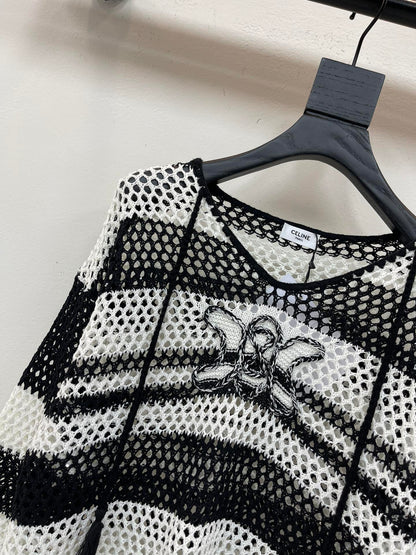 CE 25 early autumn new style long-sleeved knitted top with bandages and stripes!