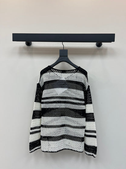 CE 25 early autumn new style long-sleeved knitted top with bandages and stripes!