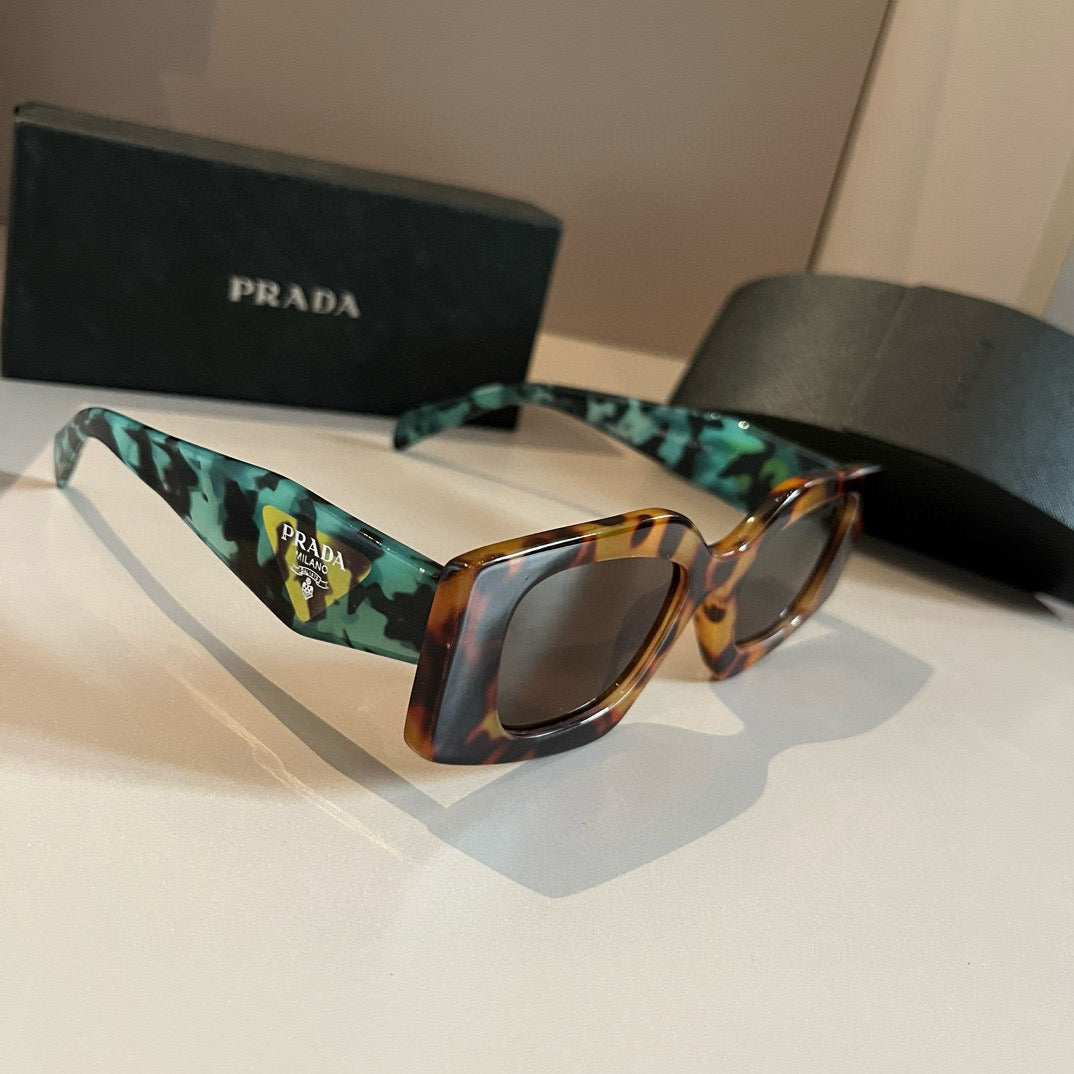 New cat-eye sunglasses