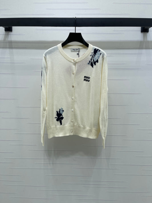 25 Early Autumn New Flower Round Neck Knitted Cardigan