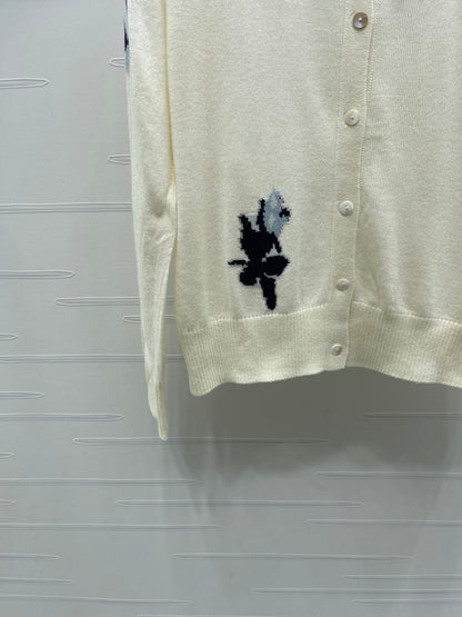 25 Early Autumn New Flower Round Neck Knitted Cardigan