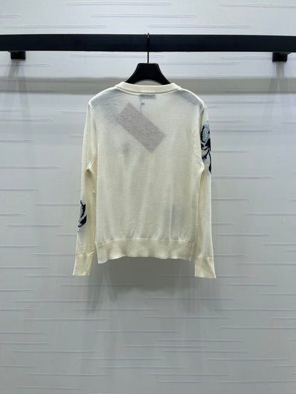 25 Early Autumn New Flower Round Neck Knitted Cardigan