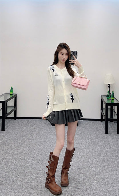 25 Early Autumn New Flower Round Neck Knitted Cardigan