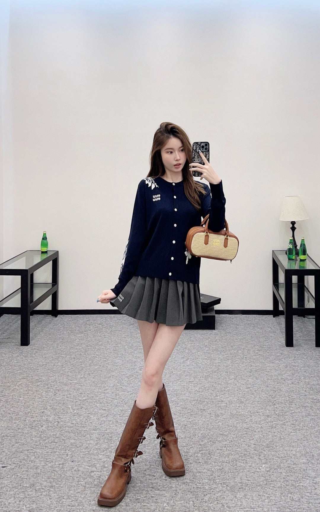 25 Early Autumn New Flower Round Neck Knitted Cardigan