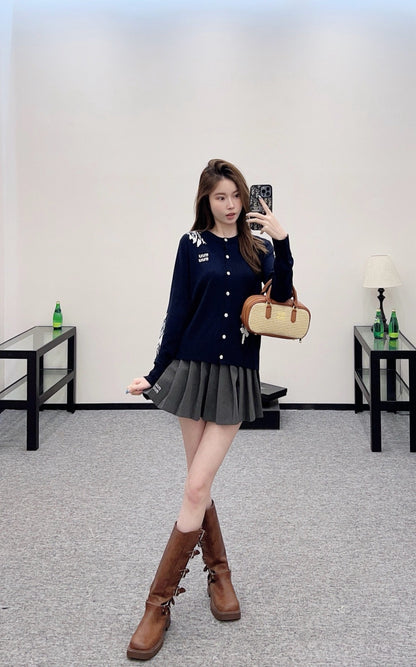 25 Early Autumn New Flower Round Neck Knitted Cardigan