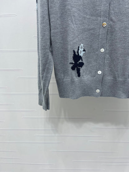 25 Early Autumn New Flower Round Neck Knitted Cardigan