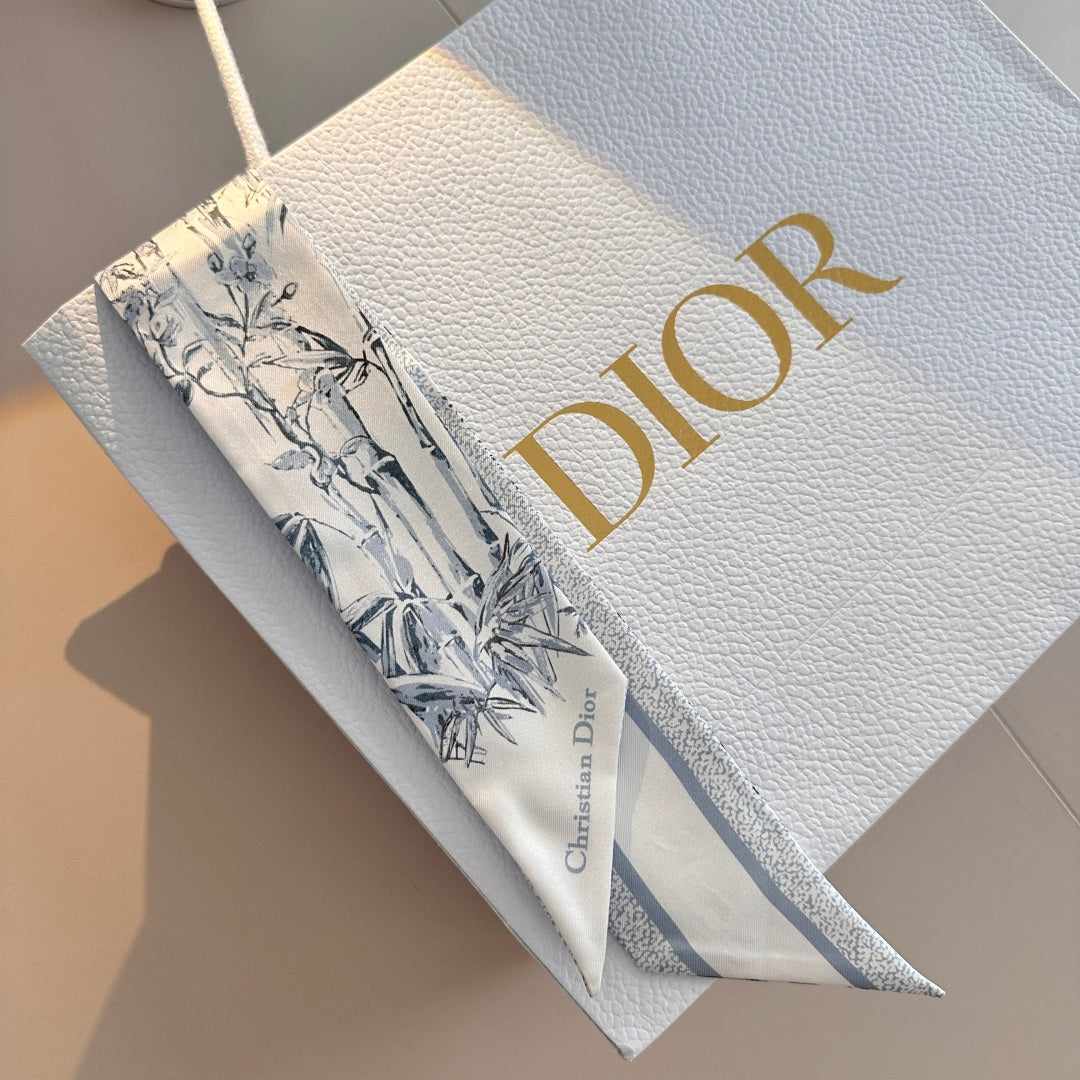 New classic printed silk scarf