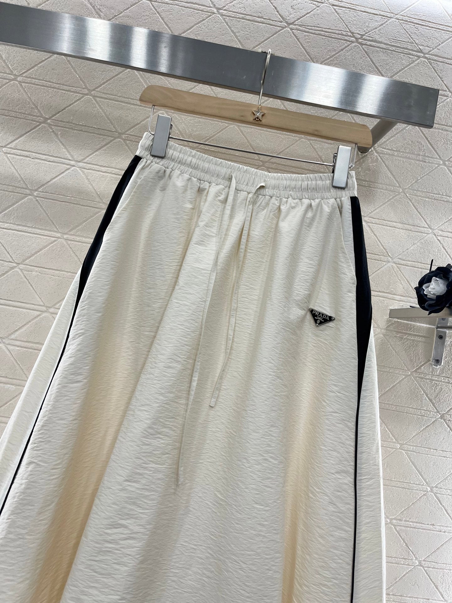 P 25Colorblocked Workwear Half Skirt