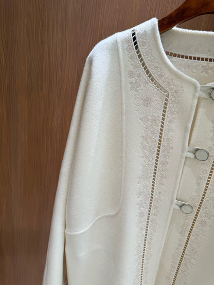 He 25 Embroidered cashmere coat