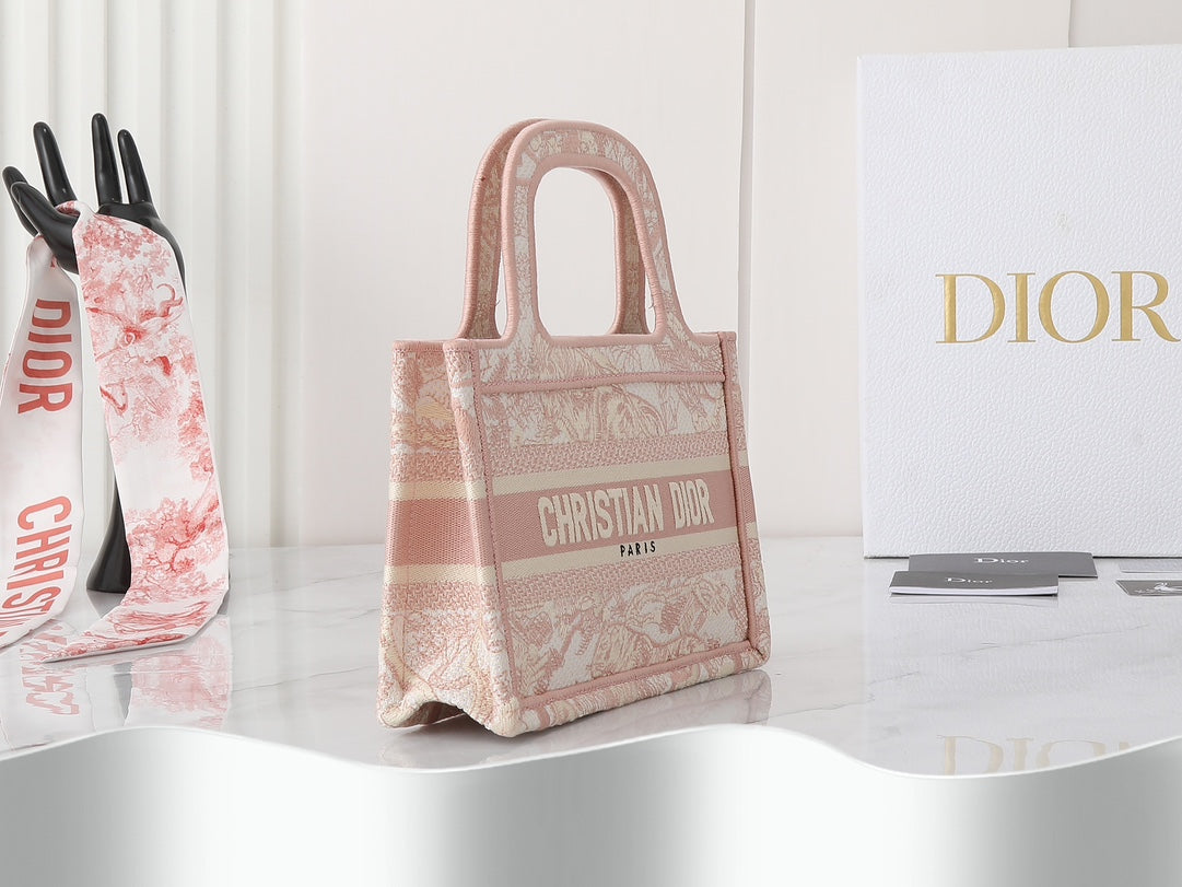 D 25 Book Tote Handtasche