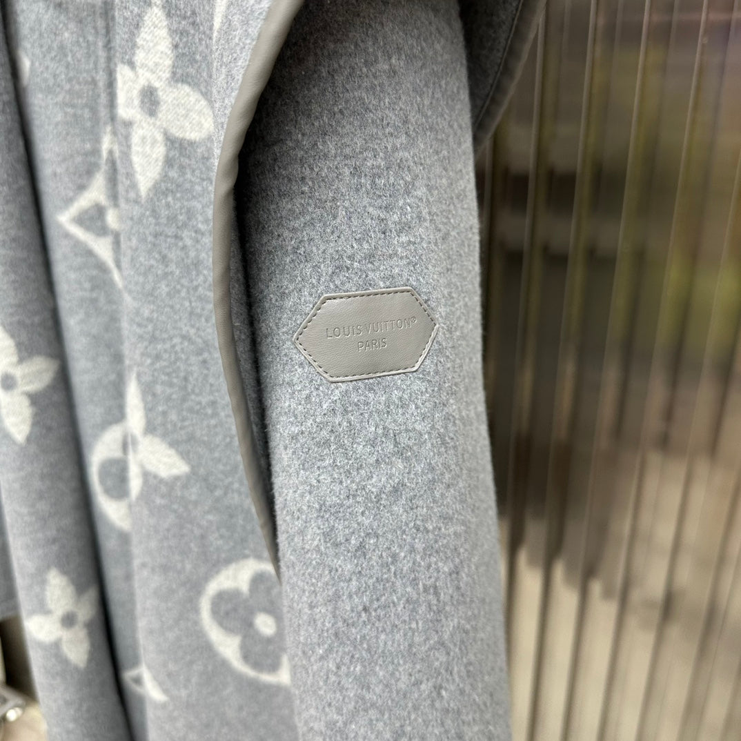 L 25 Classic wool coat