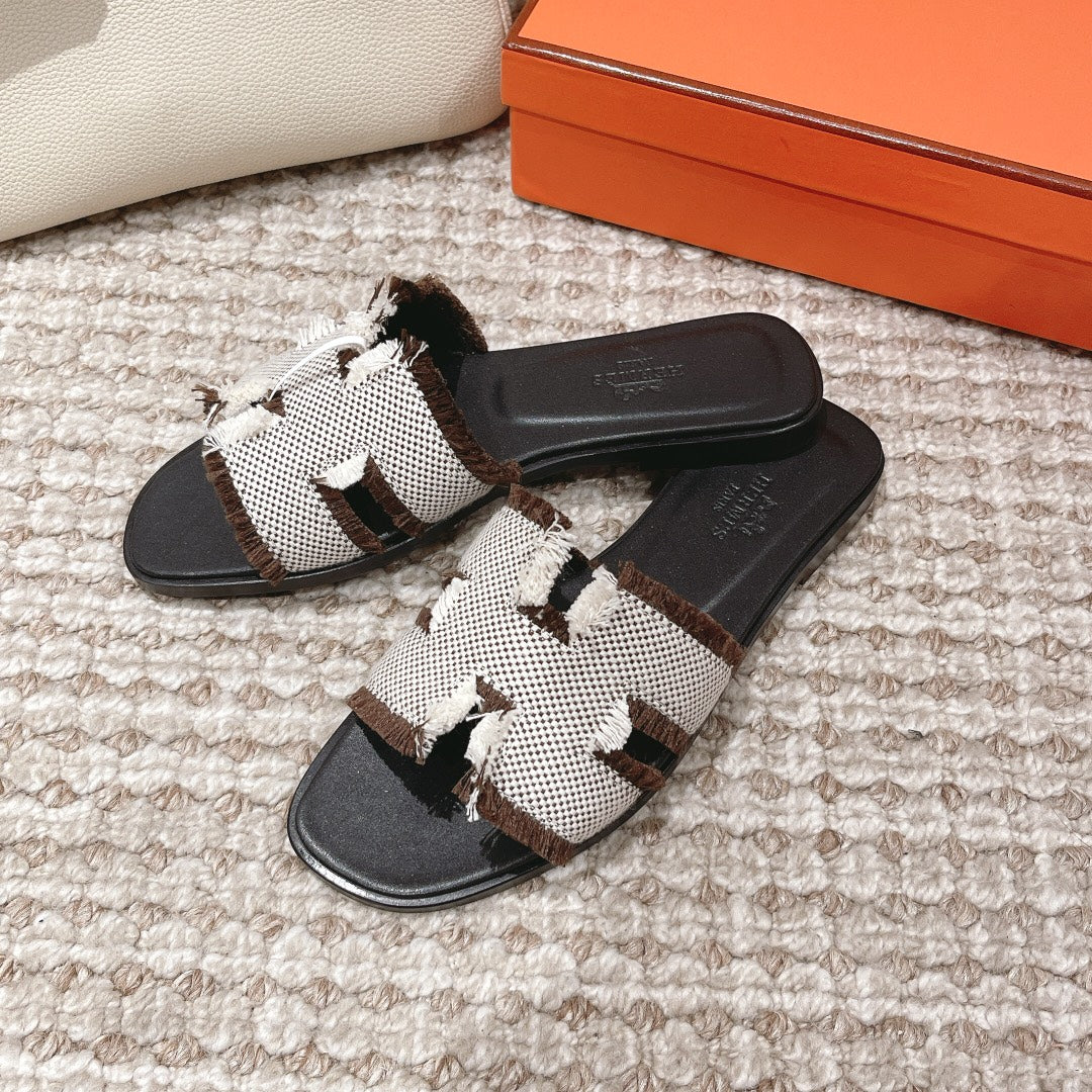 He 25 Oran Sandals