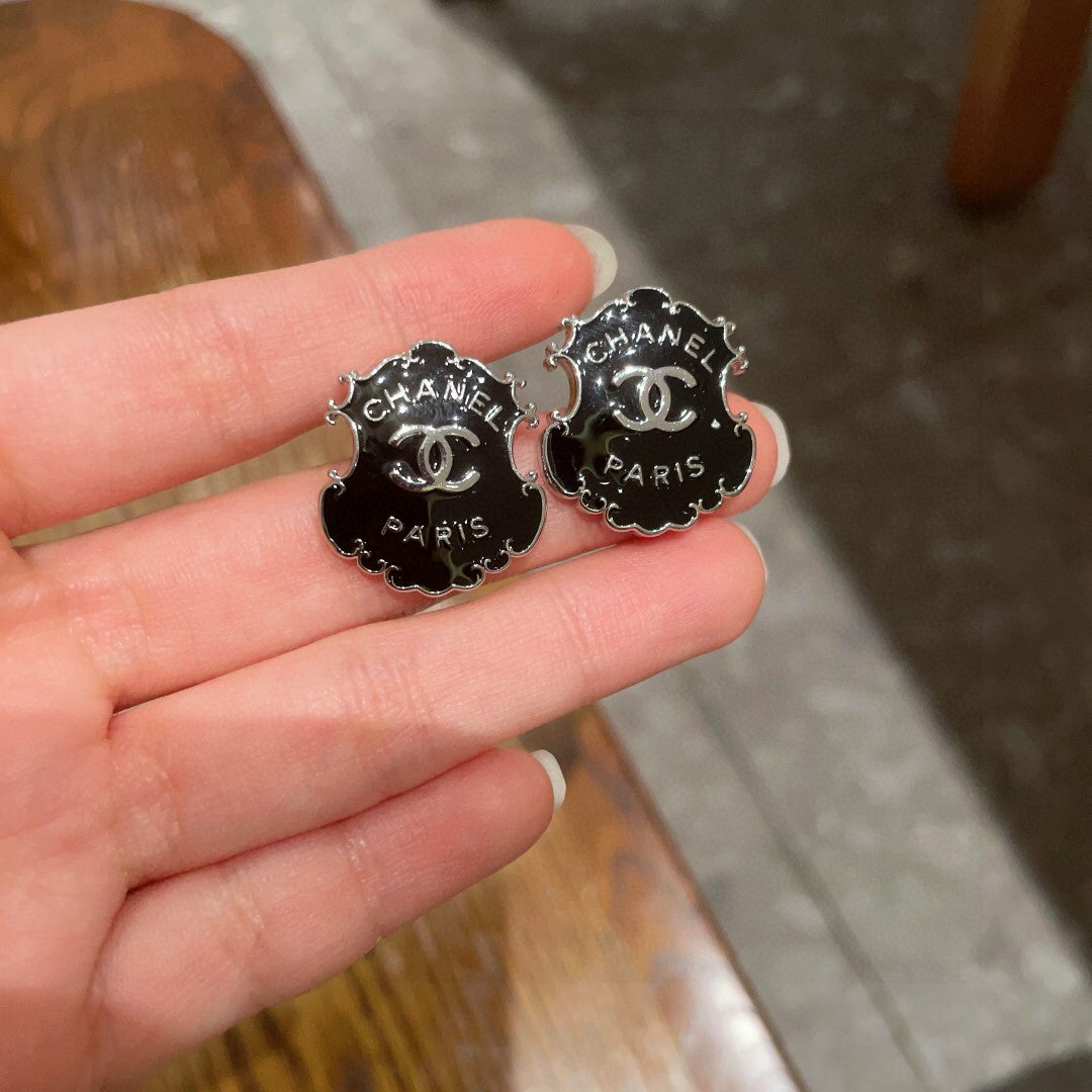 C 25  Earrings
