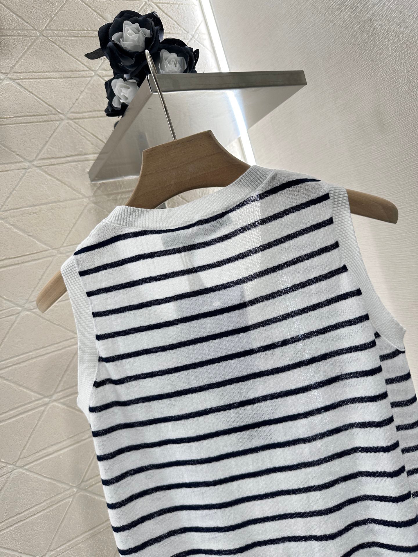 D 25 Striped knit undershirt