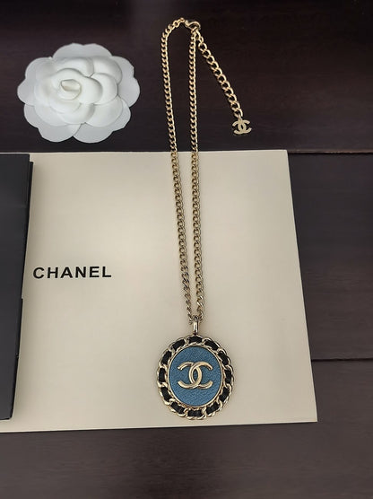 C 25 Blue Round Necklace