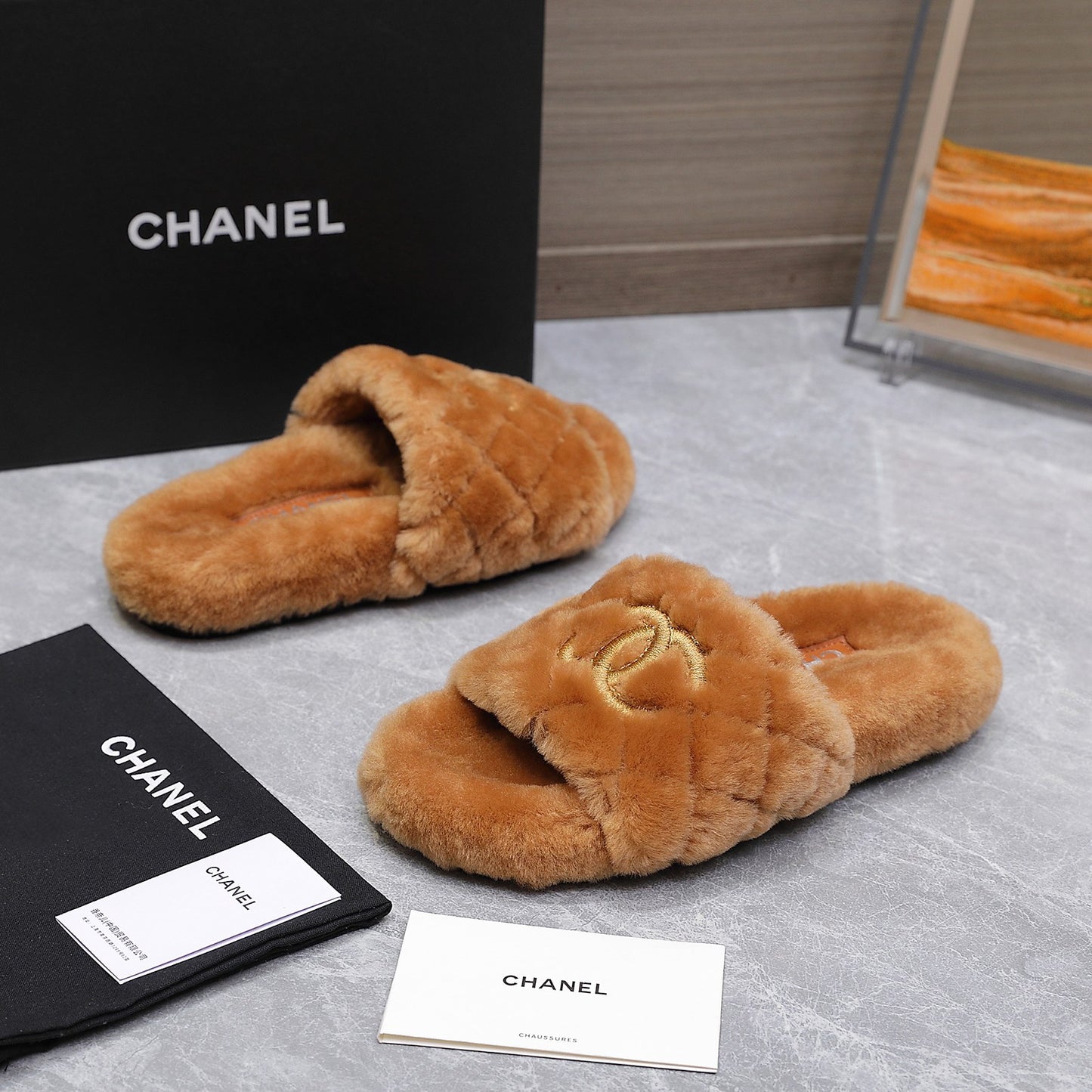 C 25 Lambswool slippers