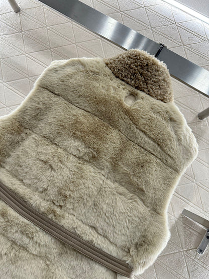 Mon 25 Plush Snap-Button Down Vest