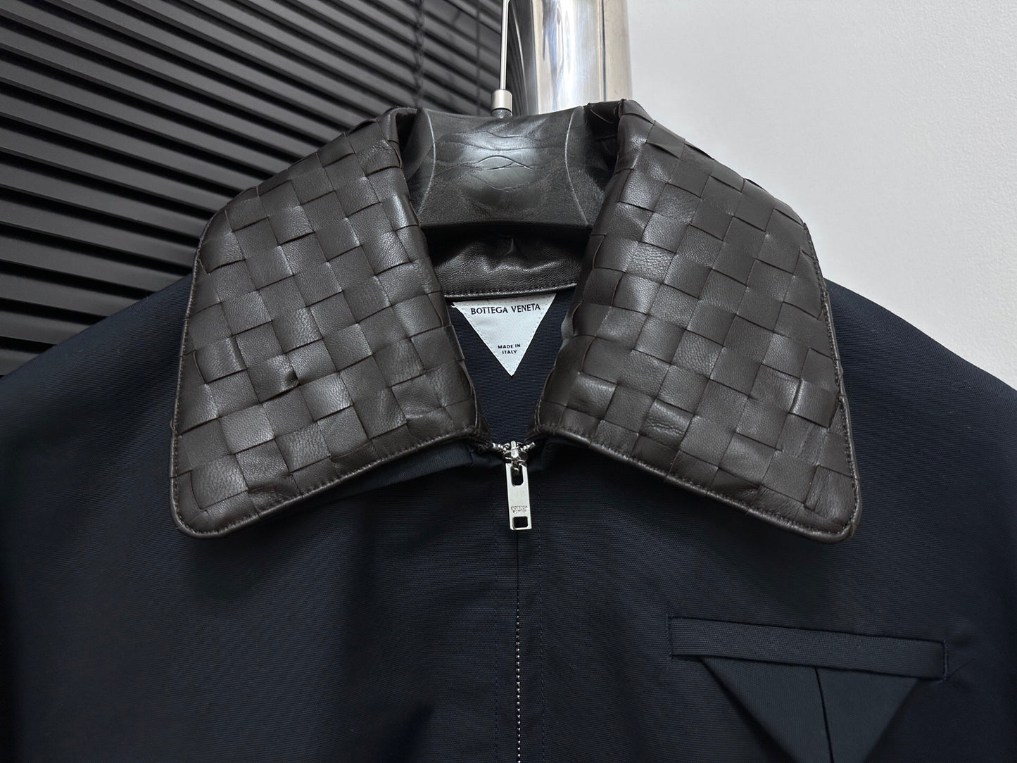 25 woven leather collar jacket