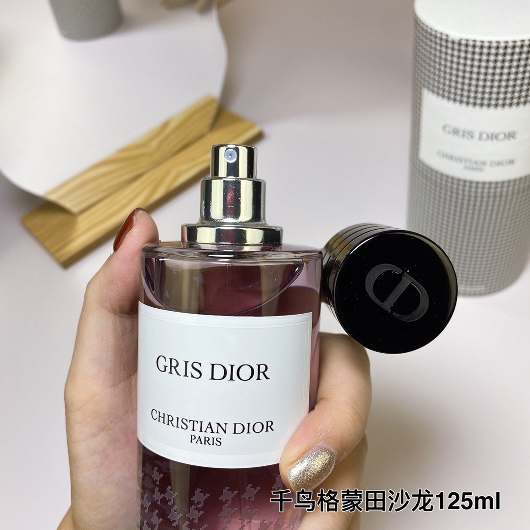 D Houndstooth Montaigne Salon Eau de Parfum 125ml