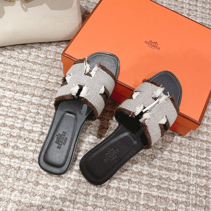 He 25 Oran Sandals