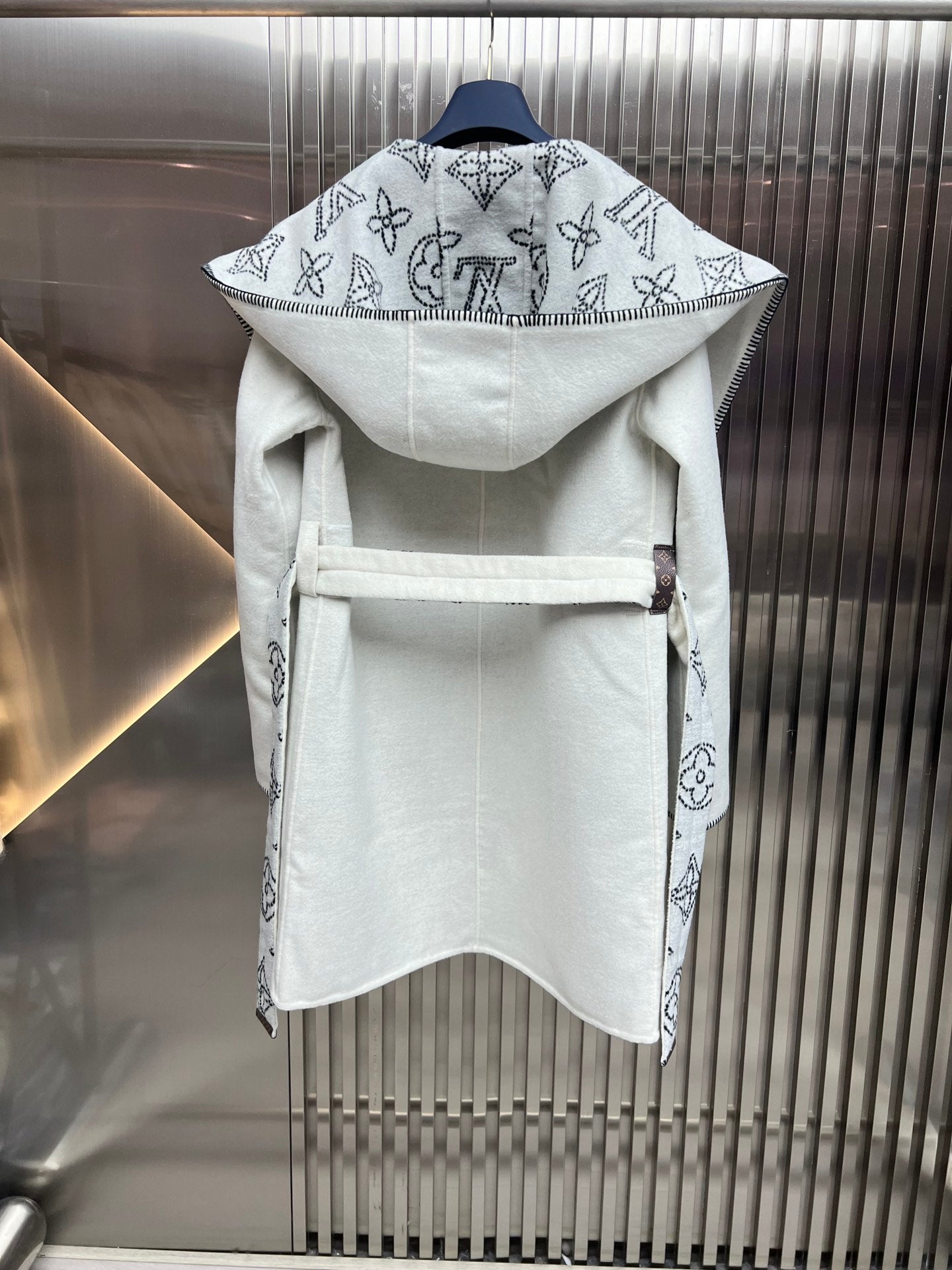L 25 Classic wool coat