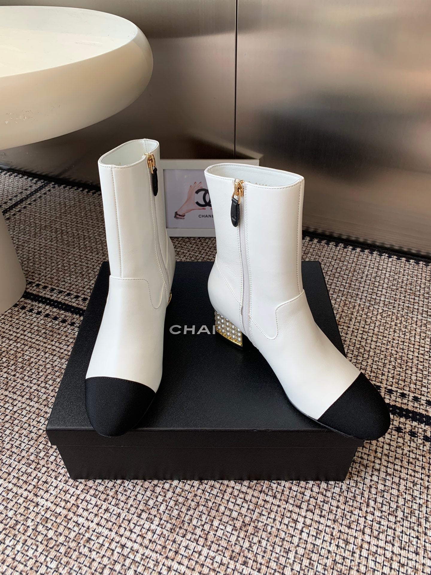 C 25 Round toe drill and short boots