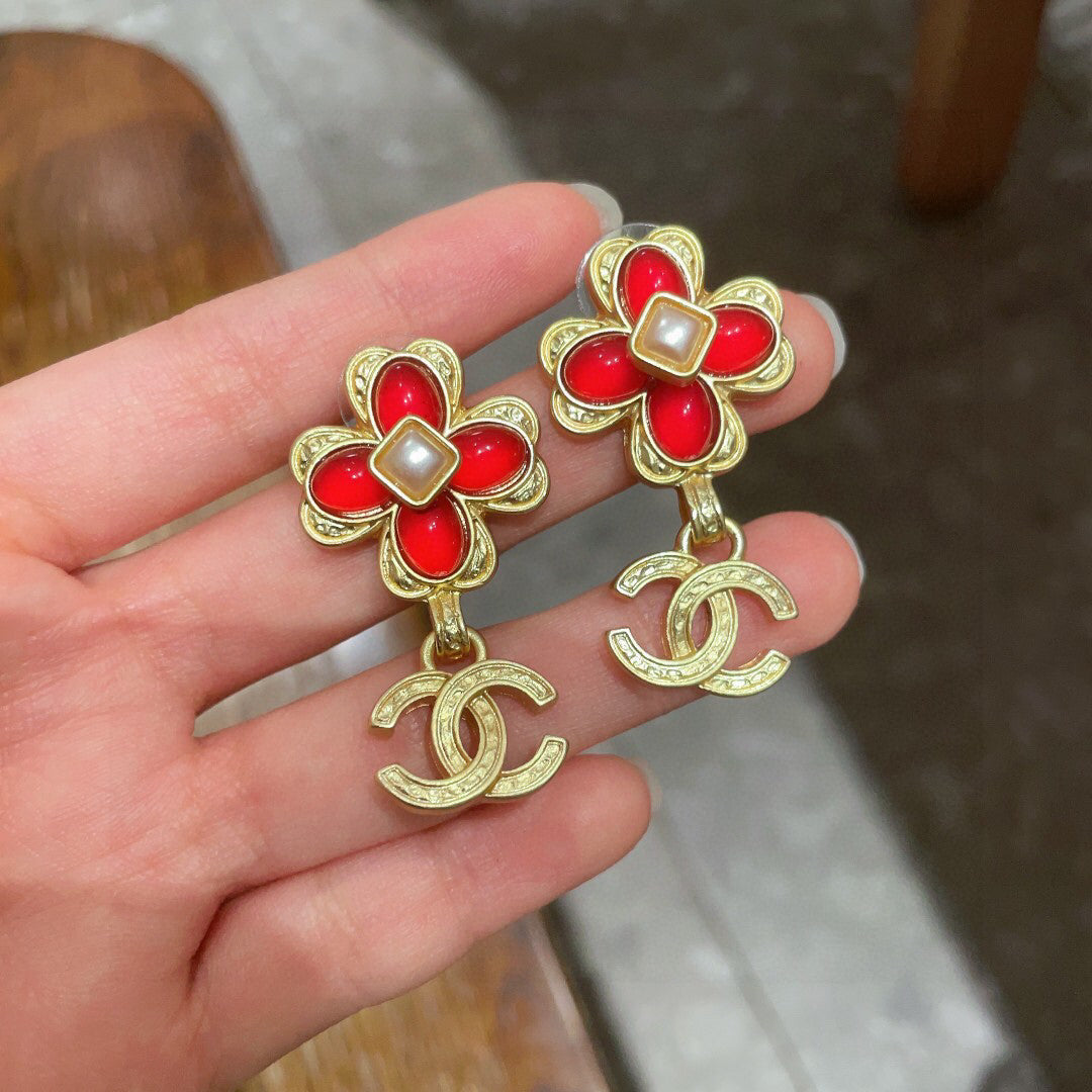 C 25  Flower Earrings