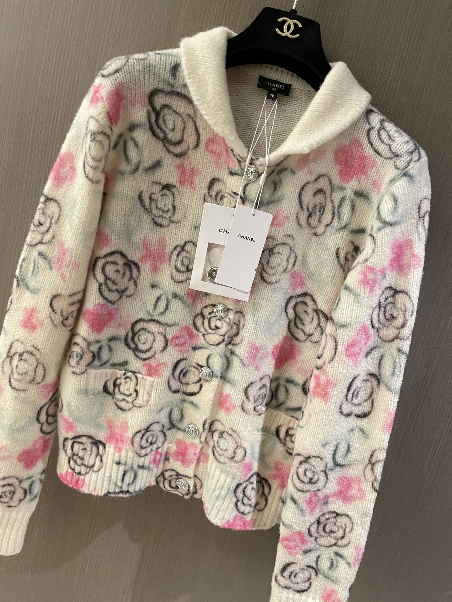 C 24 Floral pattern cashmere cardigan