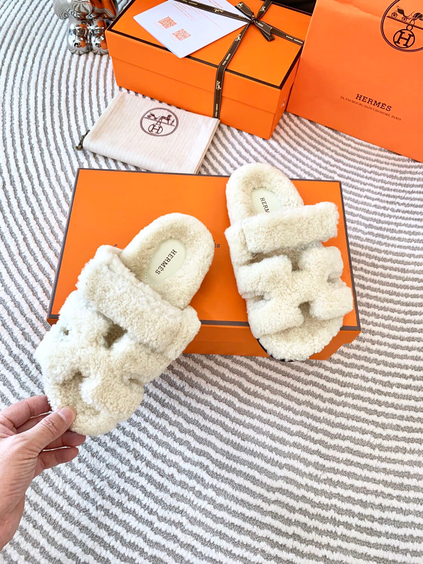 He 25 Lambswool slippers