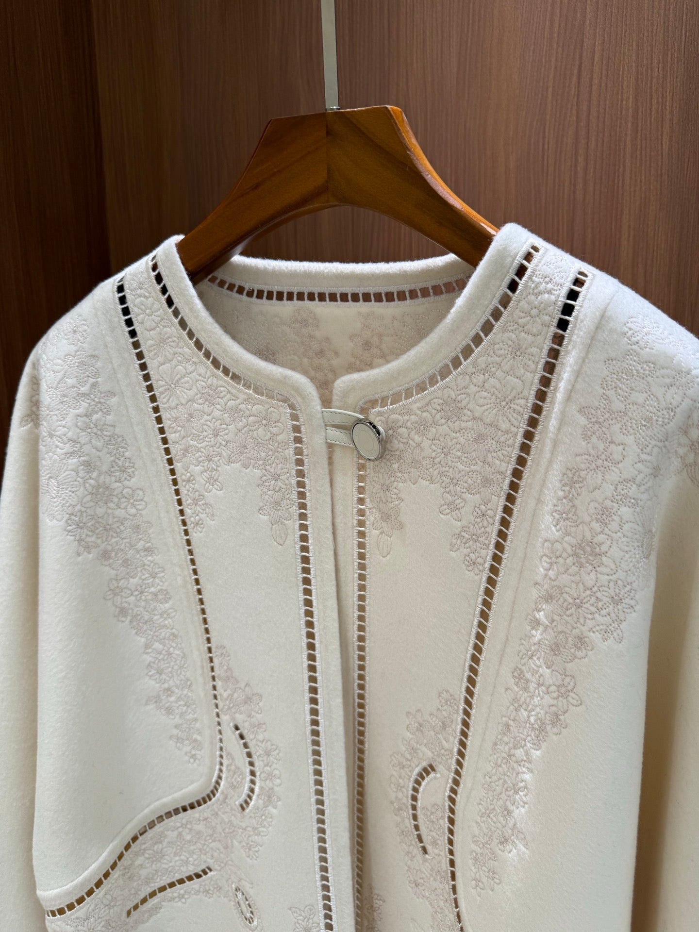 He 25 Embroidered cashmere jacket
