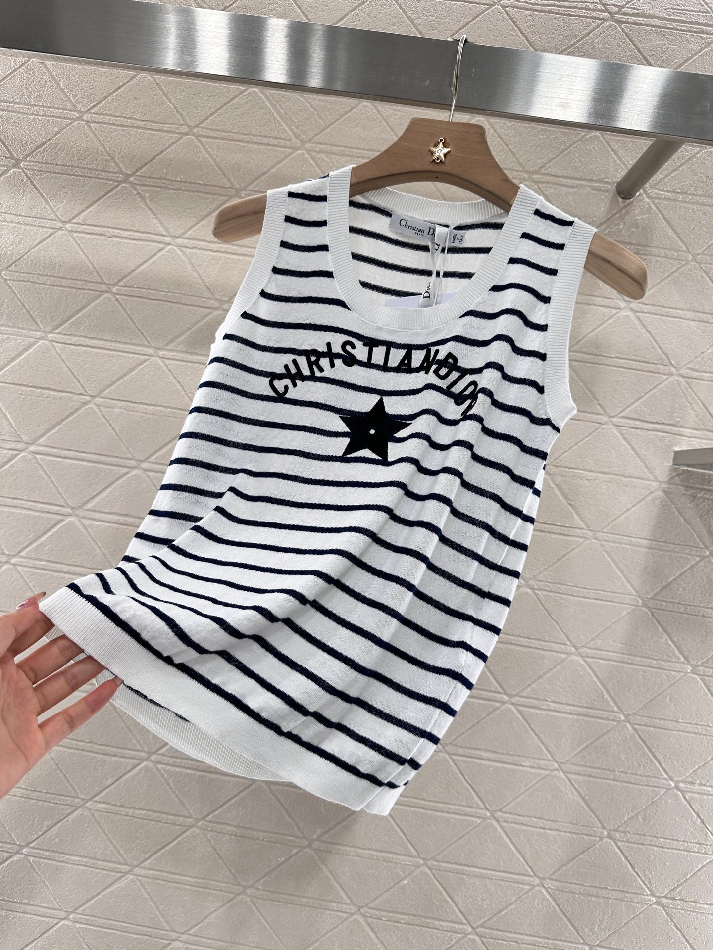 D 25 Striped knit undershirt