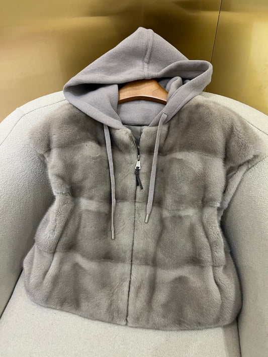 Bru 25 Noble and luxurious Mink Hooded Vest