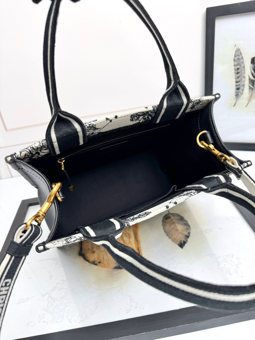 D 25 Embroidered Cowhide White Animal Small Crossbody Tote Bag