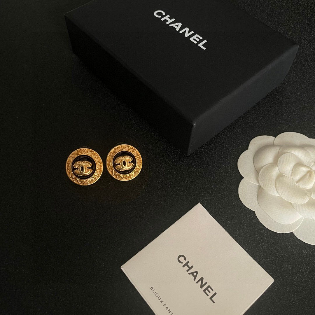 C 25 Classic Round Earrings