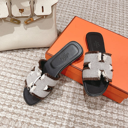 He 25 Oran Sandals