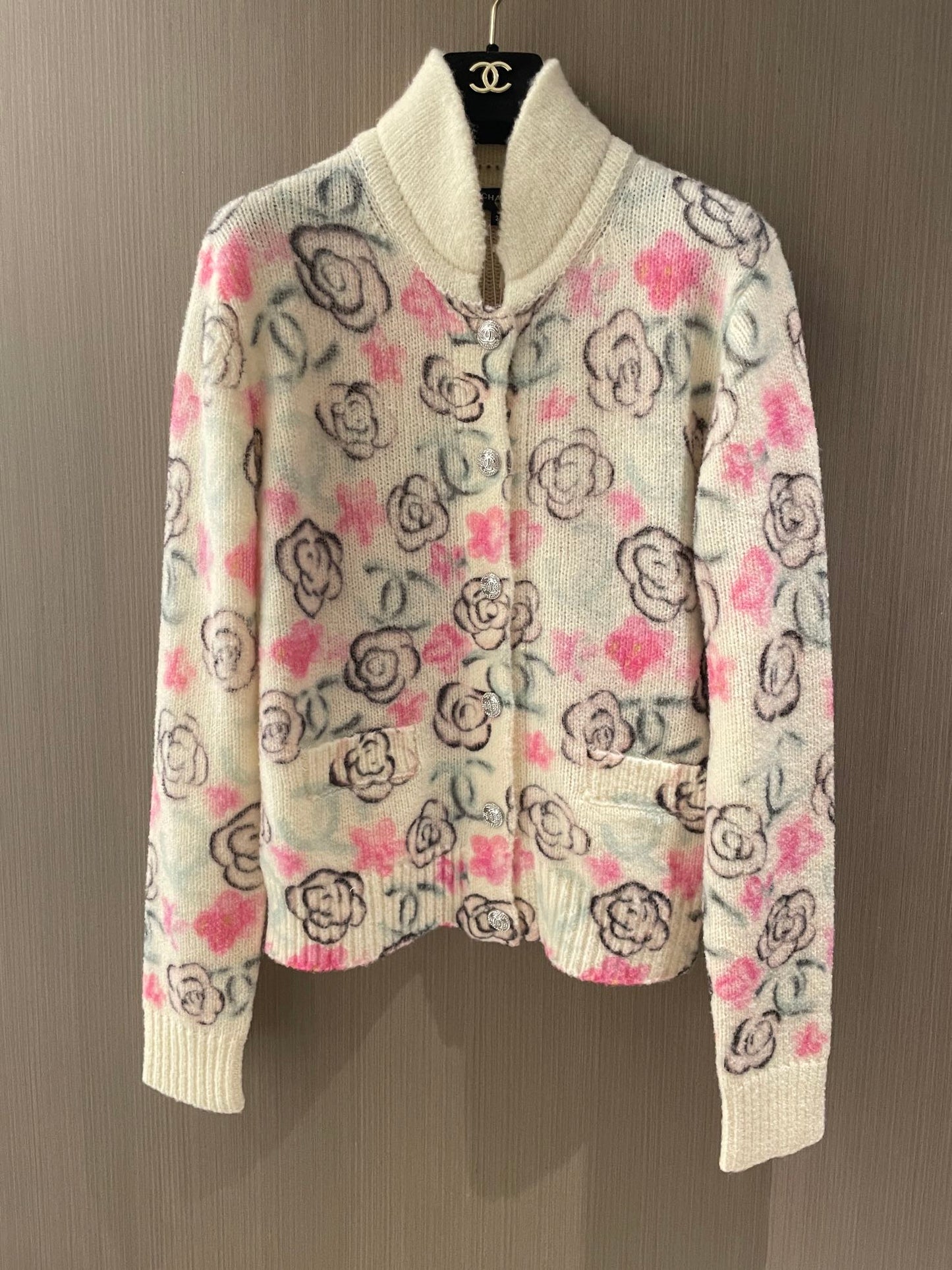 C 24 Floral pattern cashmere cardigan