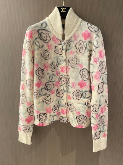 C 24 Floral pattern cashmere cardigan