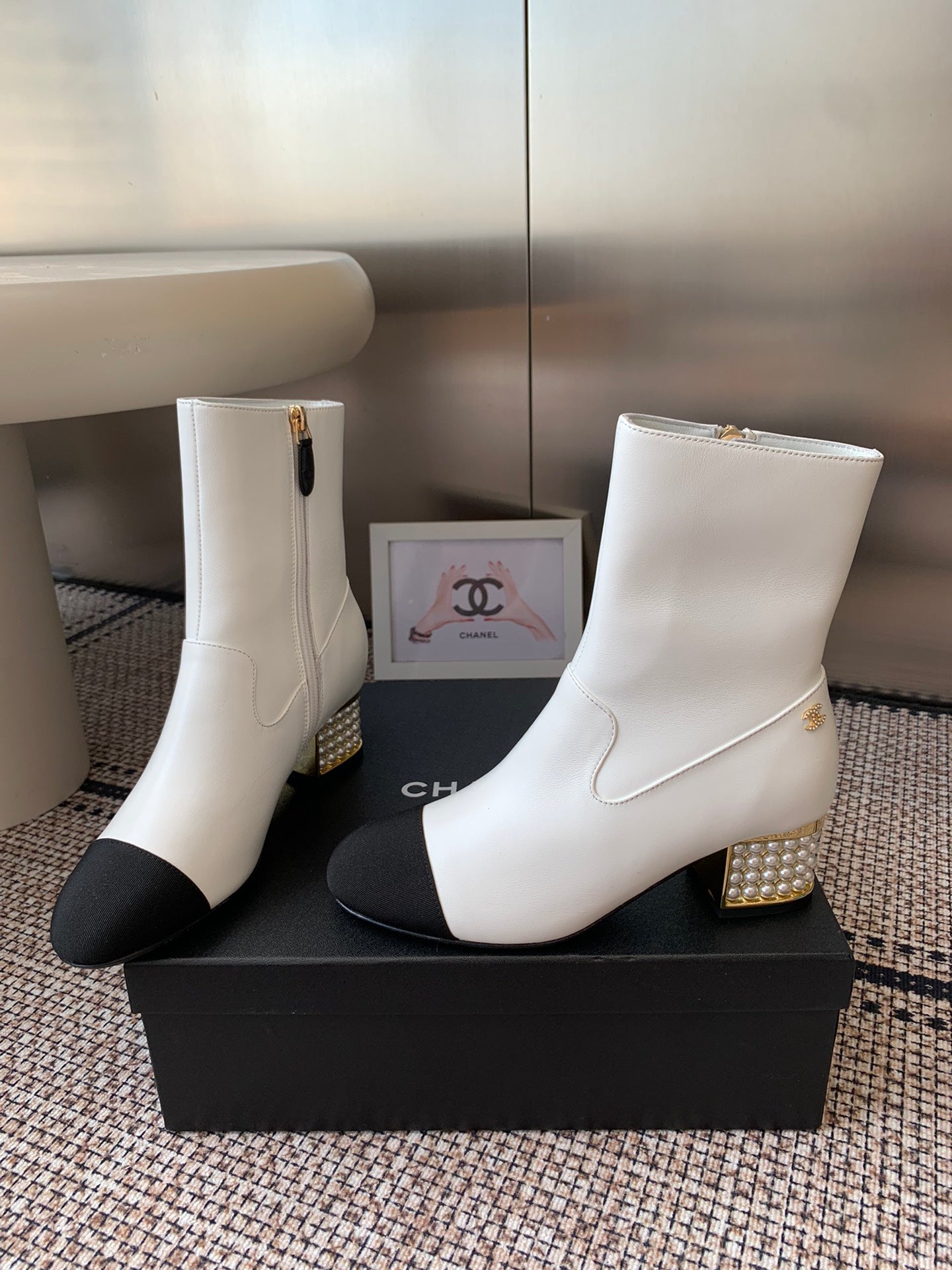 C 25 Round toe drill and short boots