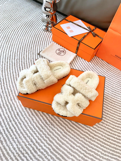 He 25 Lambswool slippers