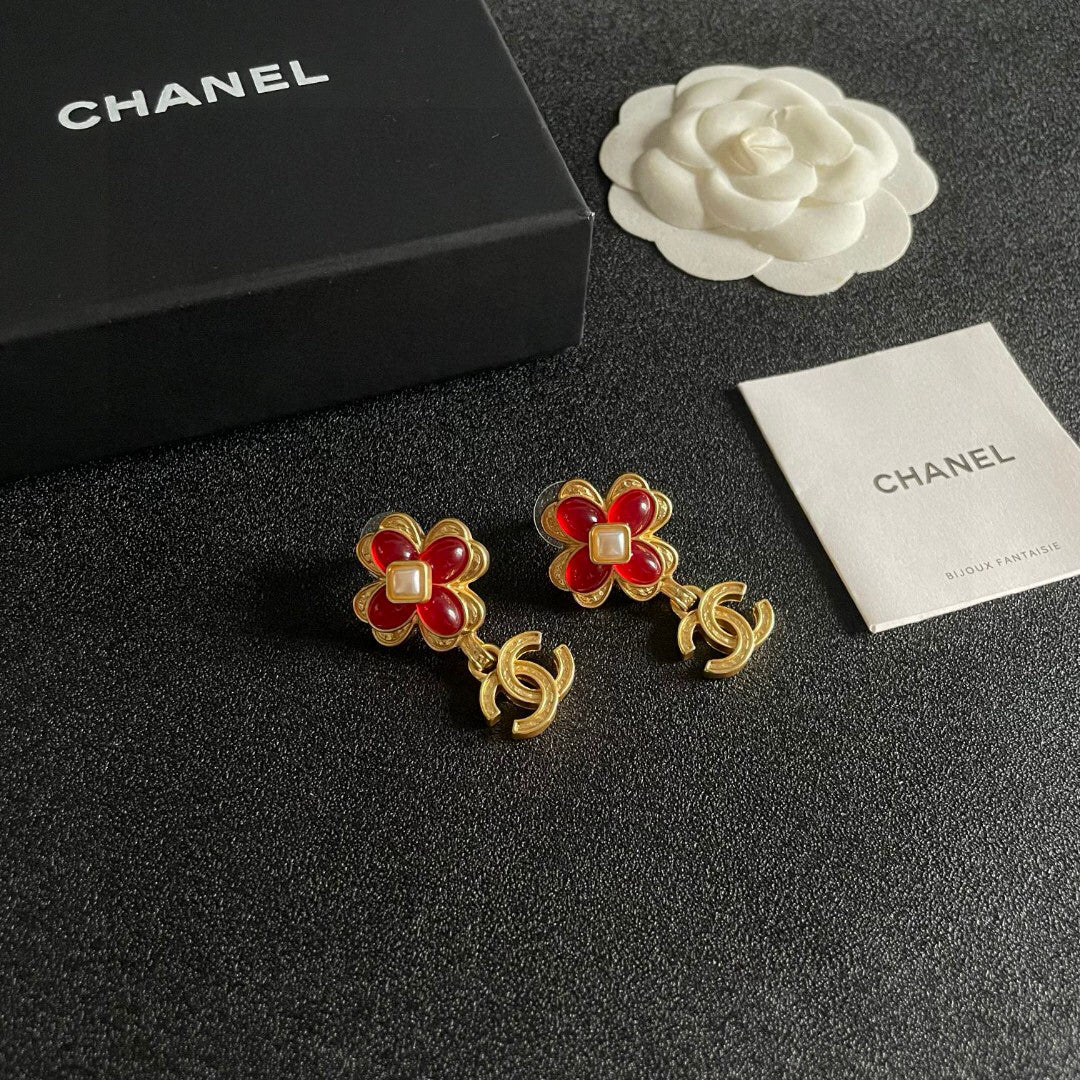 C 25  Flower Earrings