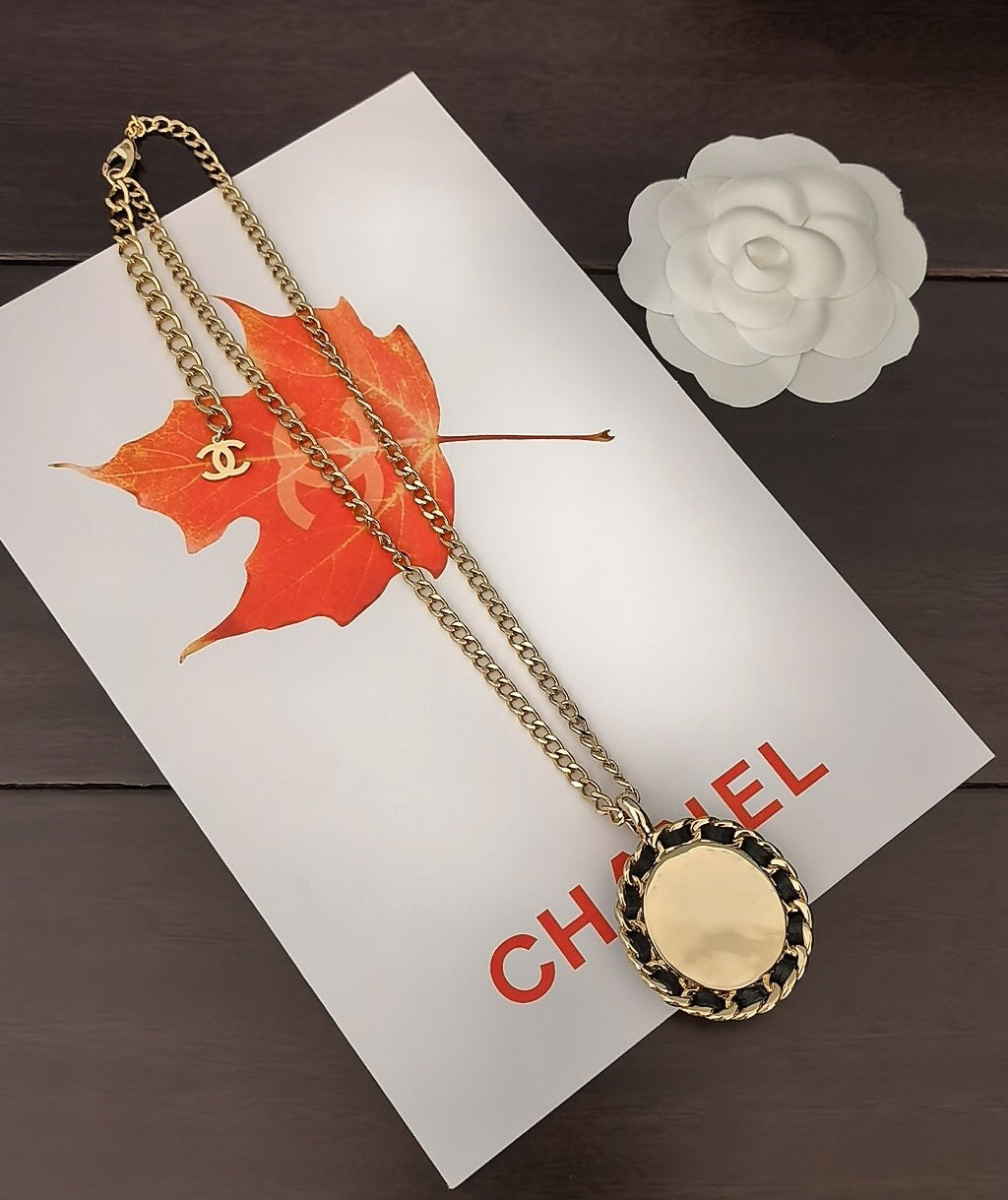 C 25 Blue Round Necklace